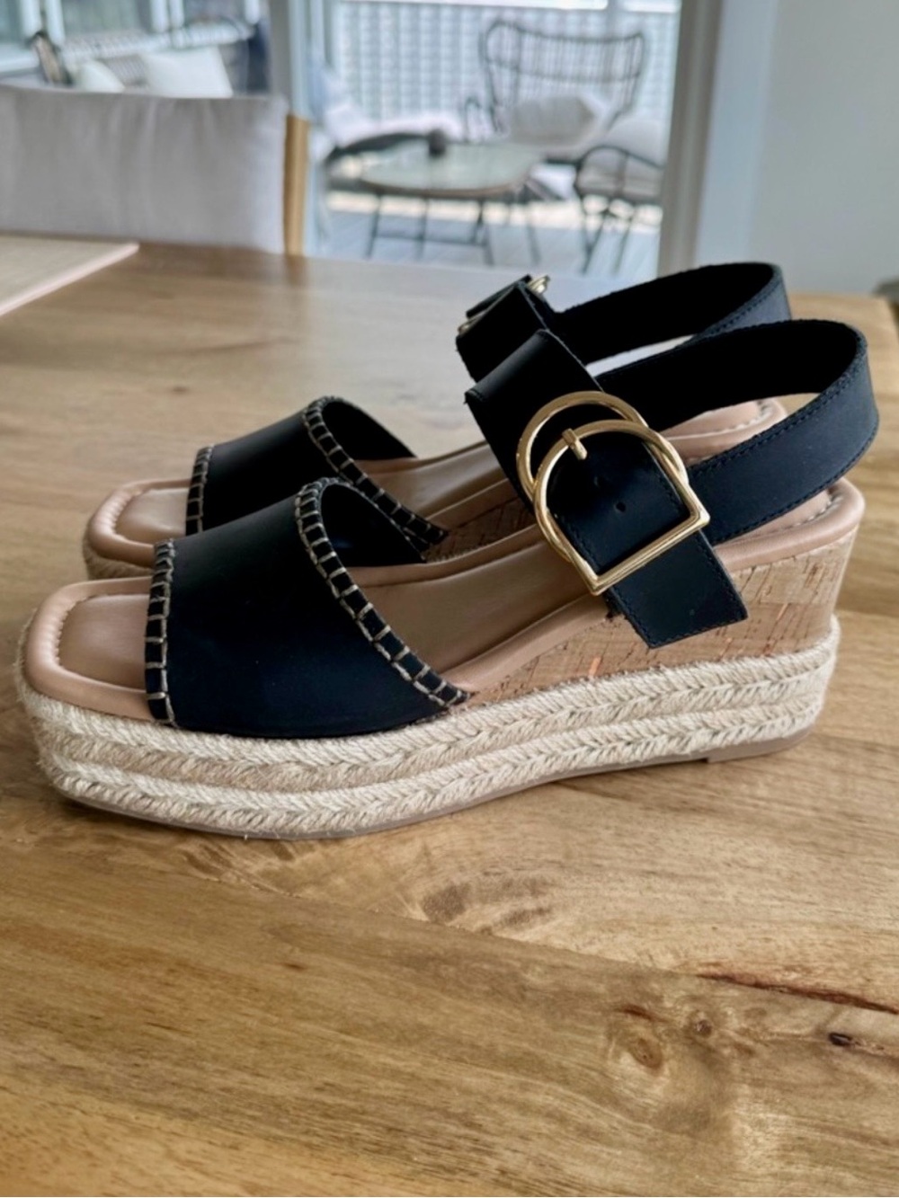 NWT Blondo Womens Black Espadrille Platform Sandals with Gold Buckle